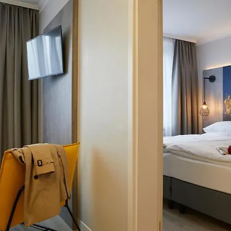 Concorde Hotel 4*